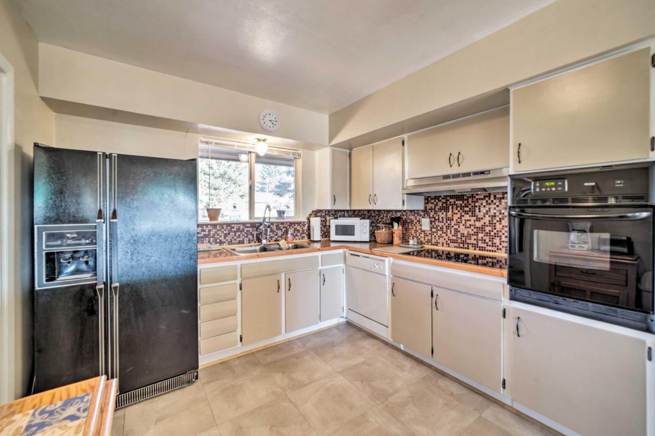 Family-Friendly Cortez Cedar House With Yard! Ngoại thất bức ảnh